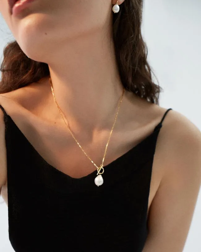 ALOHAS Jewelry Teardrop 8211 Pearl And Gold Earrings 8211 Women