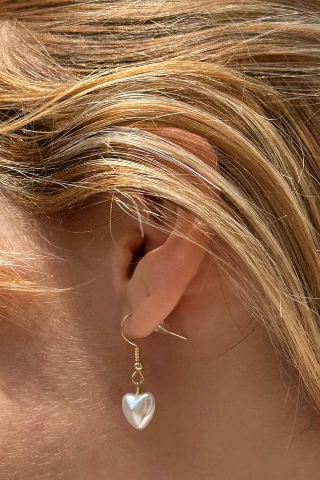 Brandy Melville Jewelry Pearl Heart Earrings Gold 8211 Women