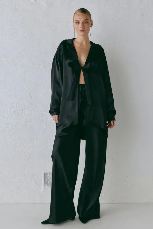 Long Sleeve Women VRG GRL Rae Satin Top Black Long Sleeve Women VRG GRL Rae Satin Top Black