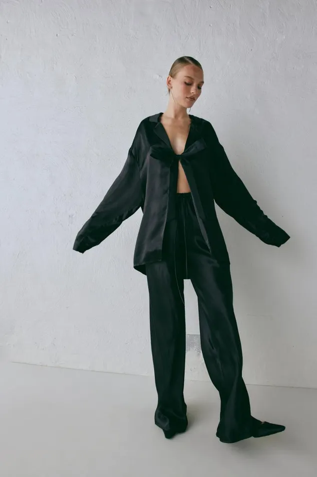 Long Sleeve Women VRG GRL Rae Satin Top Black Long Sleeve Women VRG GRL Rae Satin Top Black