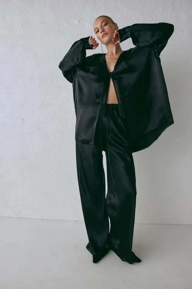 Long Sleeve Women VRG GRL Rae Satin Top Black Long Sleeve Women VRG GRL Rae Satin Top Black