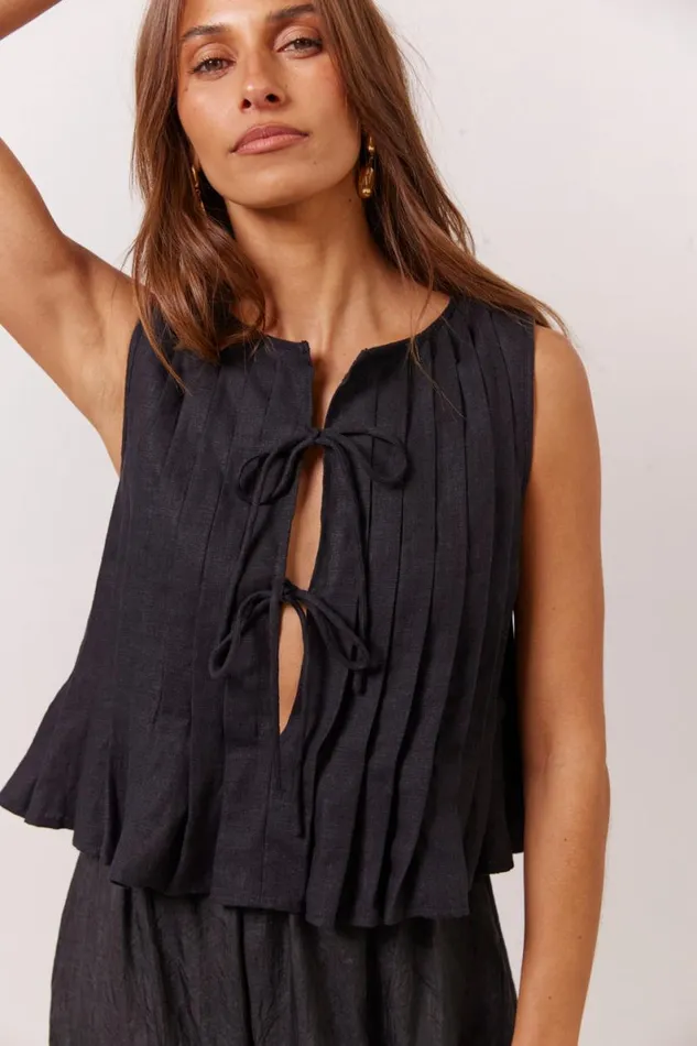 Sleeveless Women VRG GRL Valeria Linen Top Black