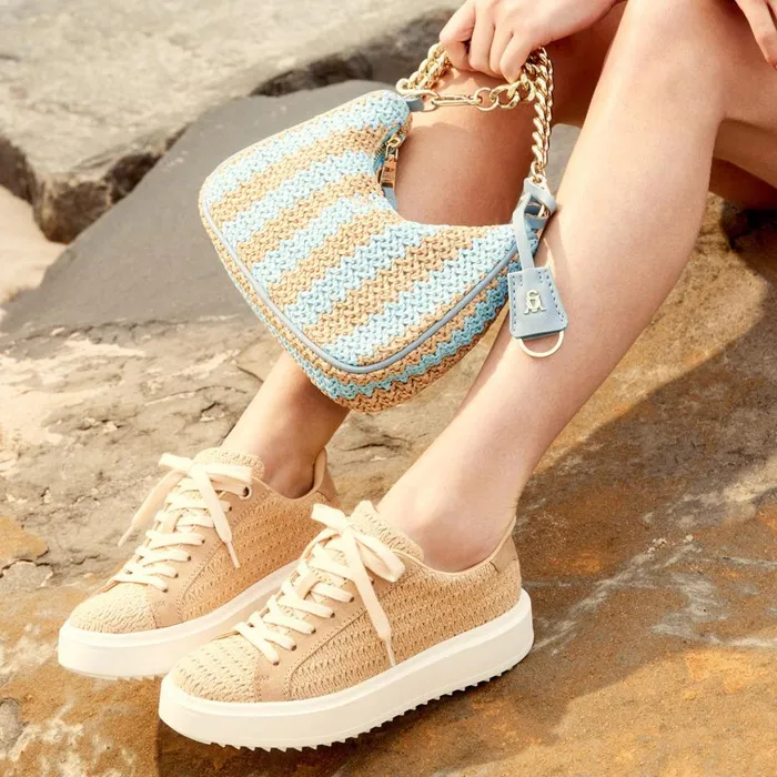 Steve Madden Bvital Raffia Blue Multi Womens Crossbody Bags