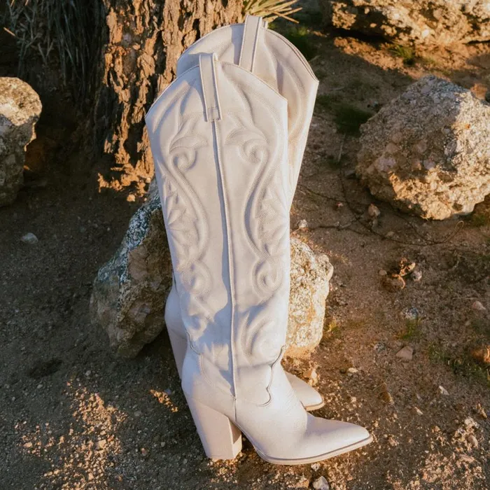 Steve Madden Lasso Bone Leather Womens Boots and Booties