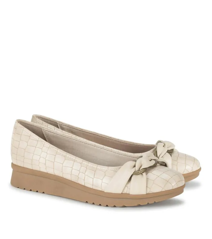 Women Baretraps Flats and Loafers Aurora Flat Milkyway Women Baretraps Flats and Loafers Aurora Flat Milkyway