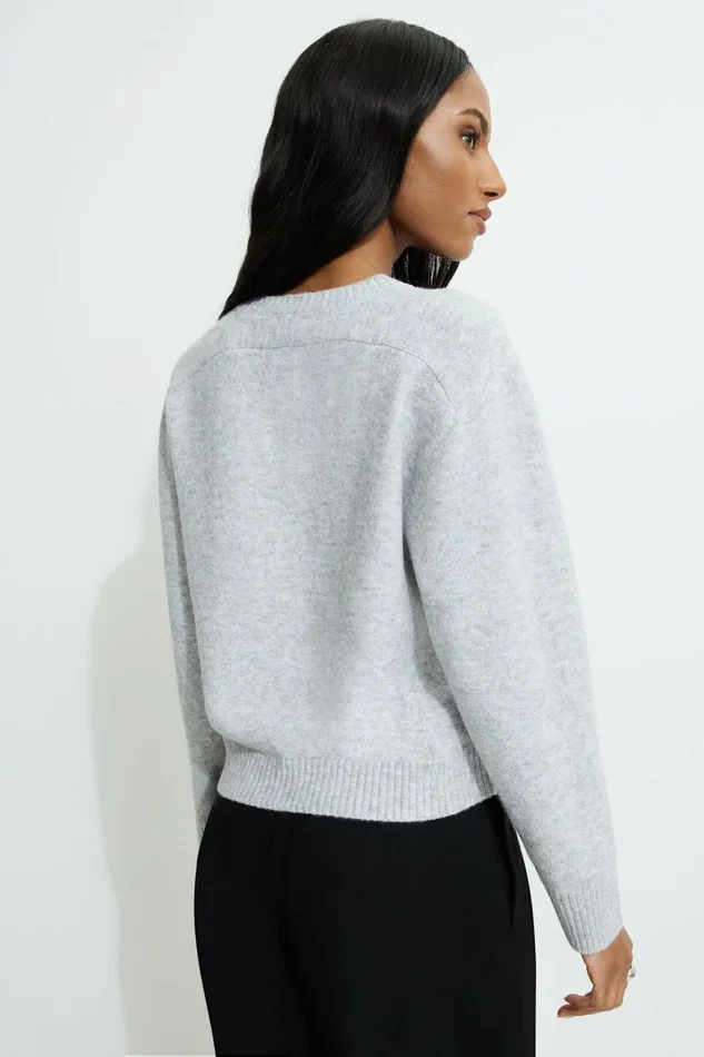 Women Dynamite Tops Heavenlyarn VNeck Sweater Gray