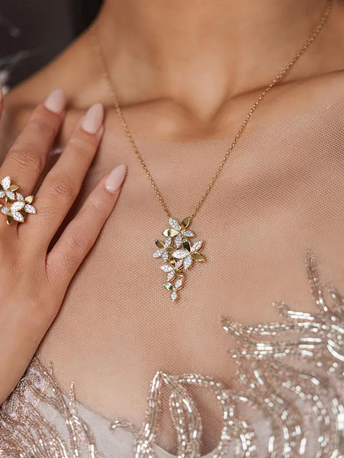 Women Marchesa Jewelry Wild Flower Yellow Gold Pendant Necklace Yellow Gold Women Marchesa Jewelry Wild Flower Yellow Gold Pendant Necklace Yellow Gold