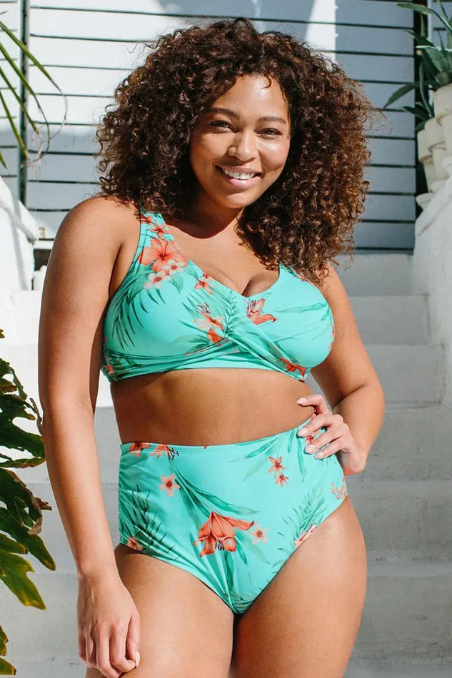 Women Plus Size and Curve Bikinis Cupshe Jungle Flowers Twist Front Bralette And Hipster Plus Size Set Green